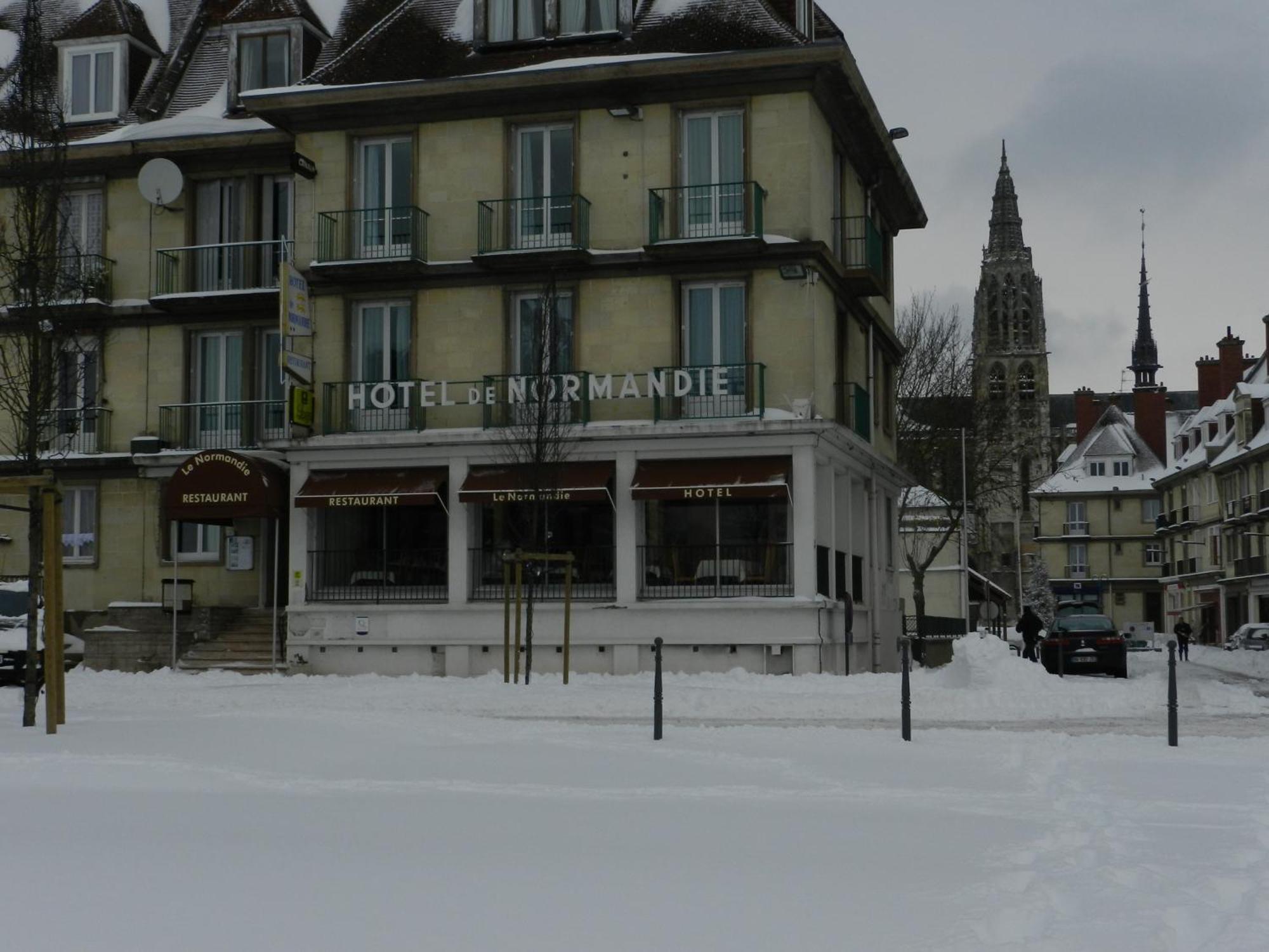 Logis Hotel & Restaurant - Le Normandie コドゥベック・アン・コー エクステリア 写真
